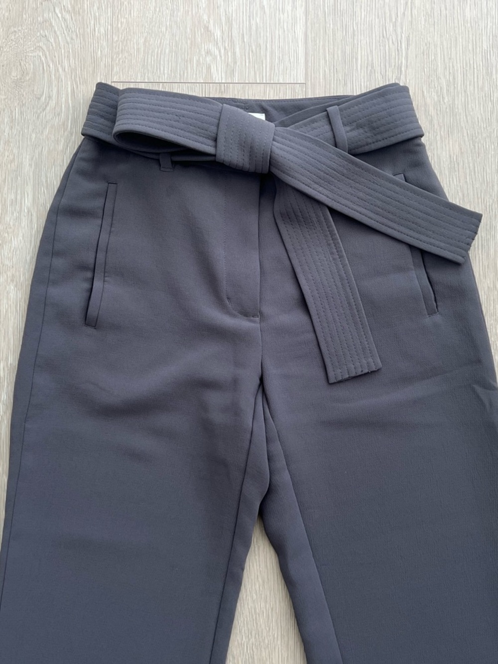 Aritzia Wilfred Tie Front Pants in Gray - Picture 7 of 11